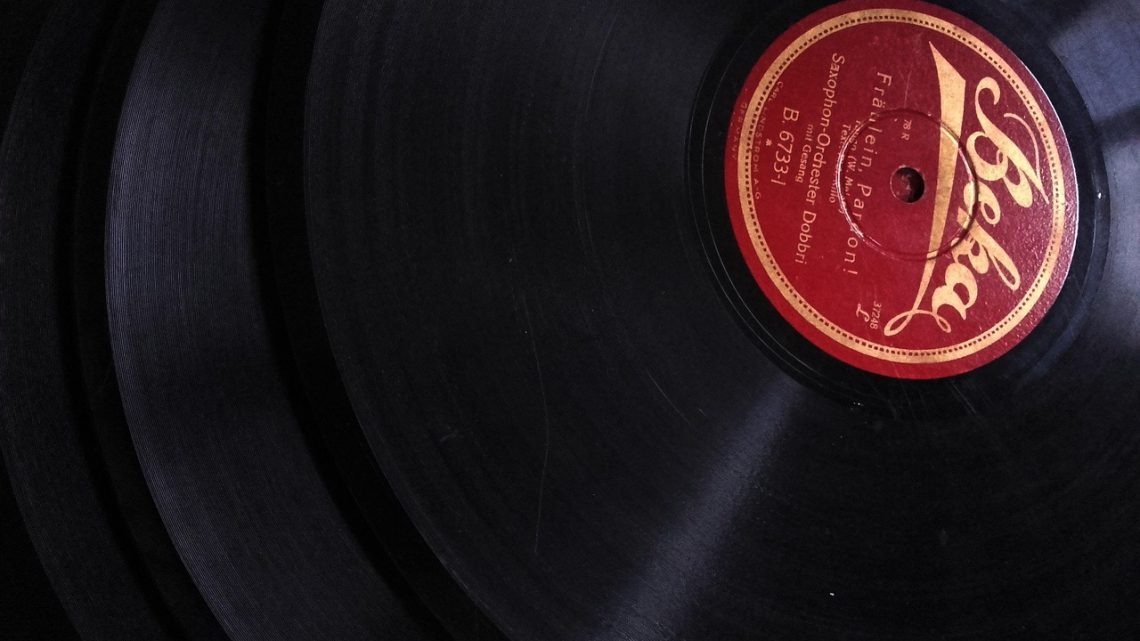 Jaką płytę winylową kupić rodzicom na rocznicę ślubu?